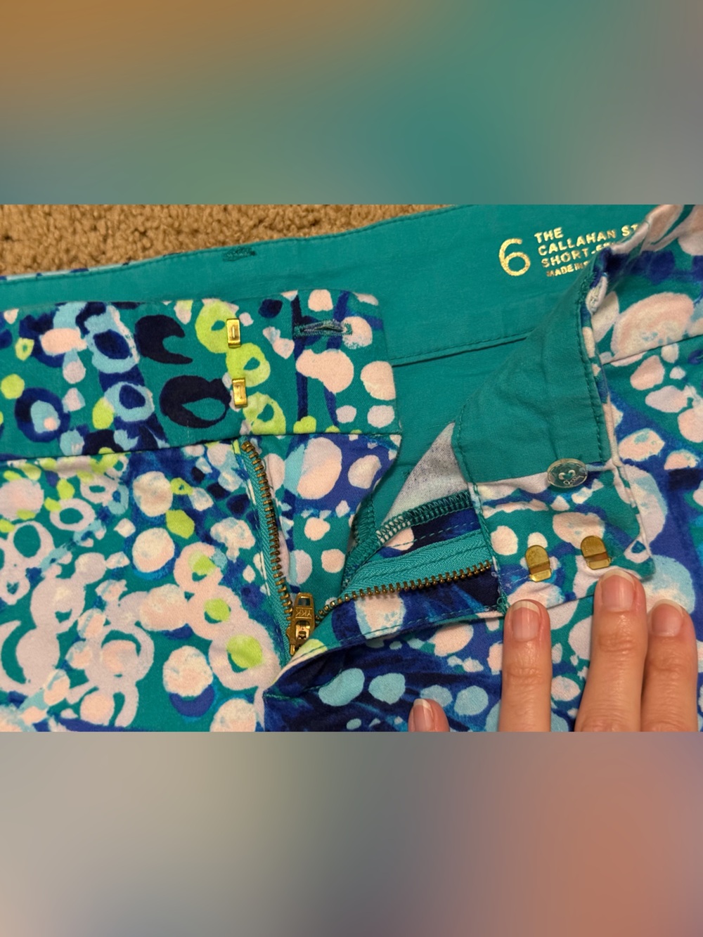 Lilly Pulitzer Callahan Shorts in “Botanical Green Hotter Spot” print - Picture 3 of 10
